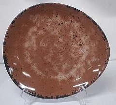 צלחת משולשת מלמין 27 ס"מ אדום עם נקודות